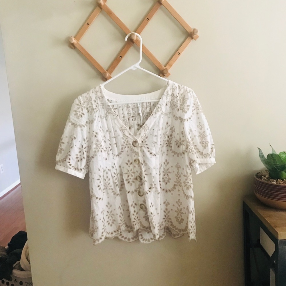 Anthro eyelet blouse 💛